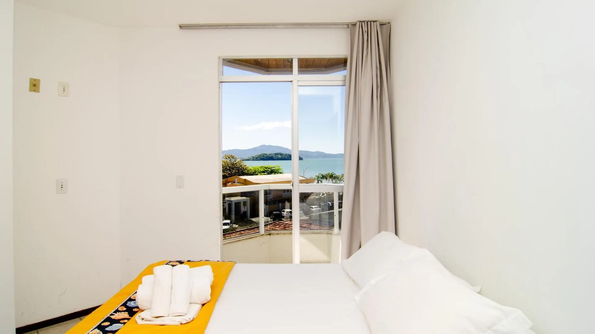 Na Quadra Da Praia, Vista Mar, Canasvieiras Mf1490 Florianopolis Brazil
